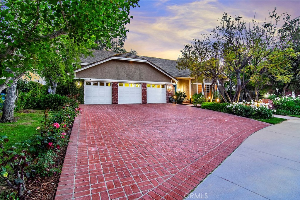 ,Agoura (850) - Residential