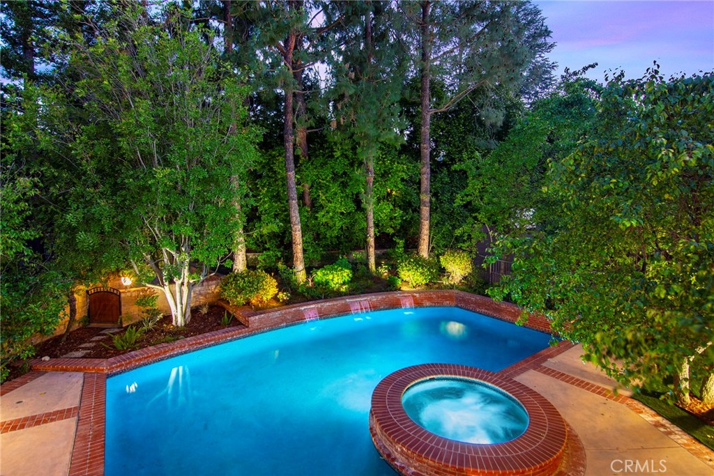 ,Agoura (850) - Residential