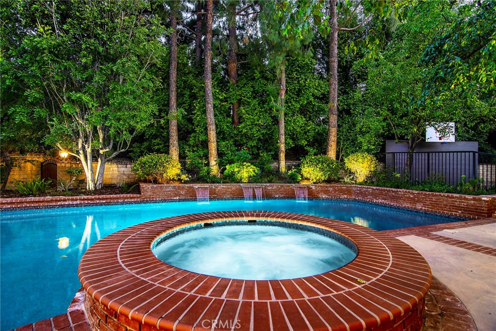 ,Agoura (850) - Residential