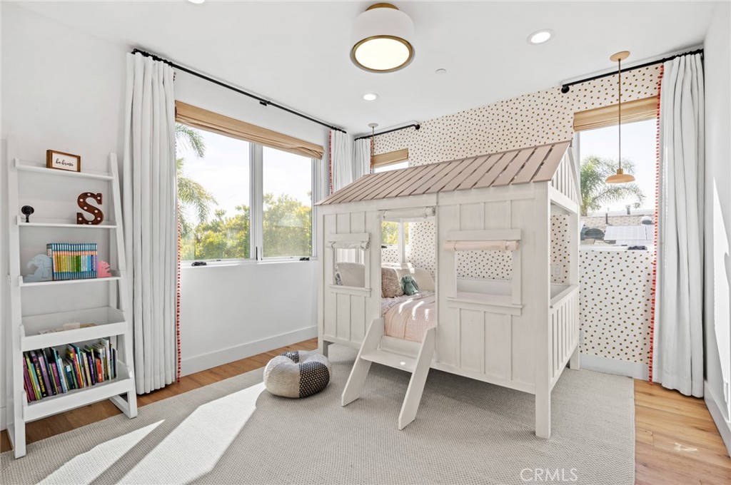 Newport Heights (NEWH) - Residential