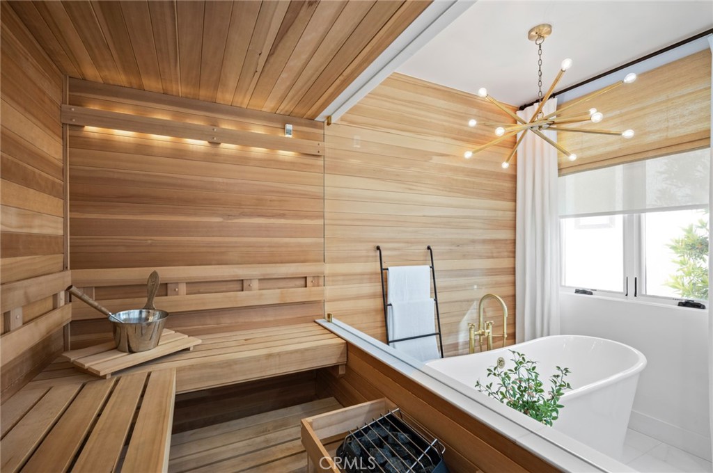 Newport Heights (NEWH) - Residential