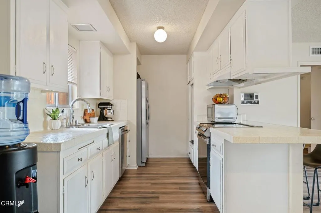 Oxnard, California 93030, United States, 3 Bedrooms Bedrooms, ,3 BathroomsBathrooms,Residential,Contingent,90972