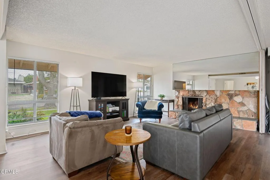 Oxnard, California 93030, United States, 3 Bedrooms Bedrooms, ,3 BathroomsBathrooms,Residential,Contingent,90972