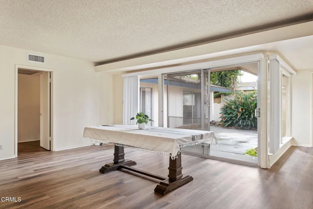 Oxnard, California 93030, United States, 3 Bedrooms Bedrooms, ,3 BathroomsBathrooms,Residential,Contingent,90972