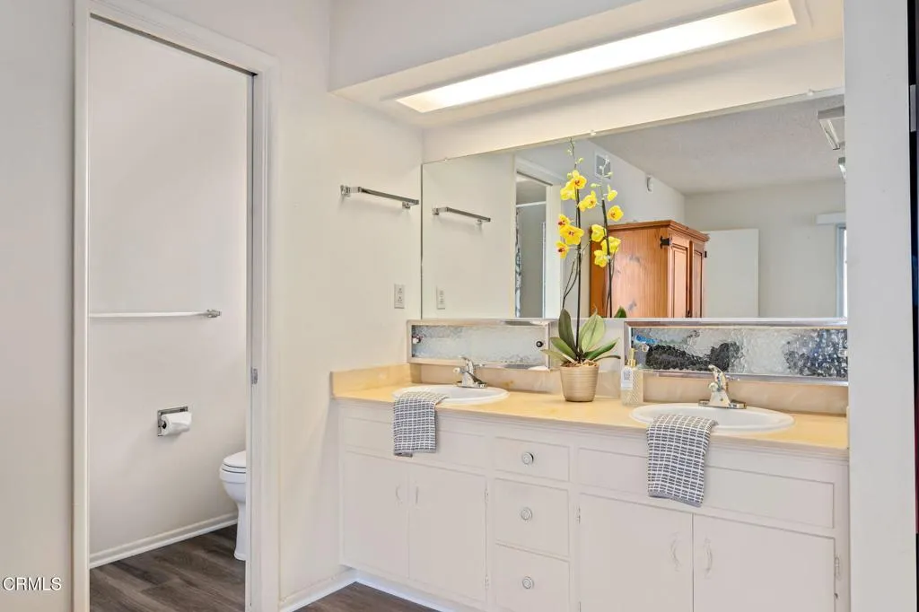 Oxnard, California 93030, United States, 3 Bedrooms Bedrooms, ,3 BathroomsBathrooms,Residential,Contingent,90972