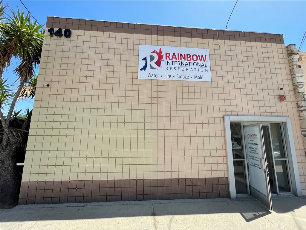 This 3000sq warehouse is conveniently located in South Arcadia, close to the 605 and 10 freeway. This unit has been improved with 4 rooms that can be used as conference room, show rooms, or offices. It has large reception area, which is great for greeting guest and customers. There's also a large open area that is great for a performance stage or bathroom with handicap access inside. This warehouse is suitable for all kinds of businesses, especially if you are doing e-commerce sales (Ex: Amazon or eBay) This is a must see commercial property in the area.