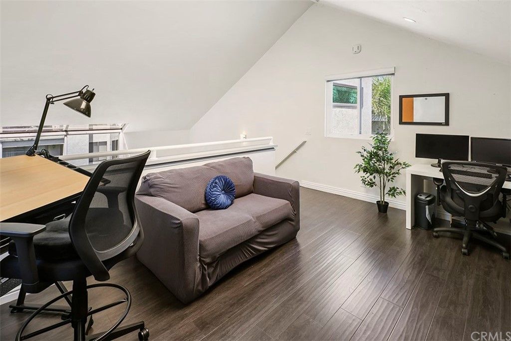 listing image 130721553754073404366
