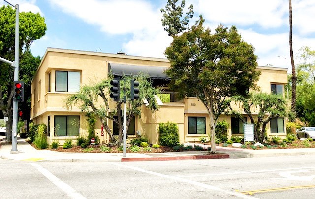 Office Space for Lease
- Available: Suite 7 (907 SF)
- Rental Rate: $2.20 psf
- Lease Type: Modified Gross
- Term: 3-5 Years
- Possession: Available August 2025
- Two- story, walk-up office building located just North of the Downtown Arcadia business district
- Suite #7 is a 2nd floor office
- Tenant pats janitorial and electricity
- East access to the 210 freeway and Huntington Drive