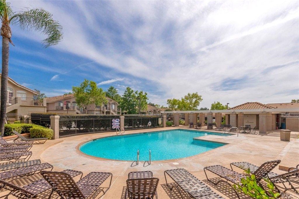 listing image 130724998878097242950