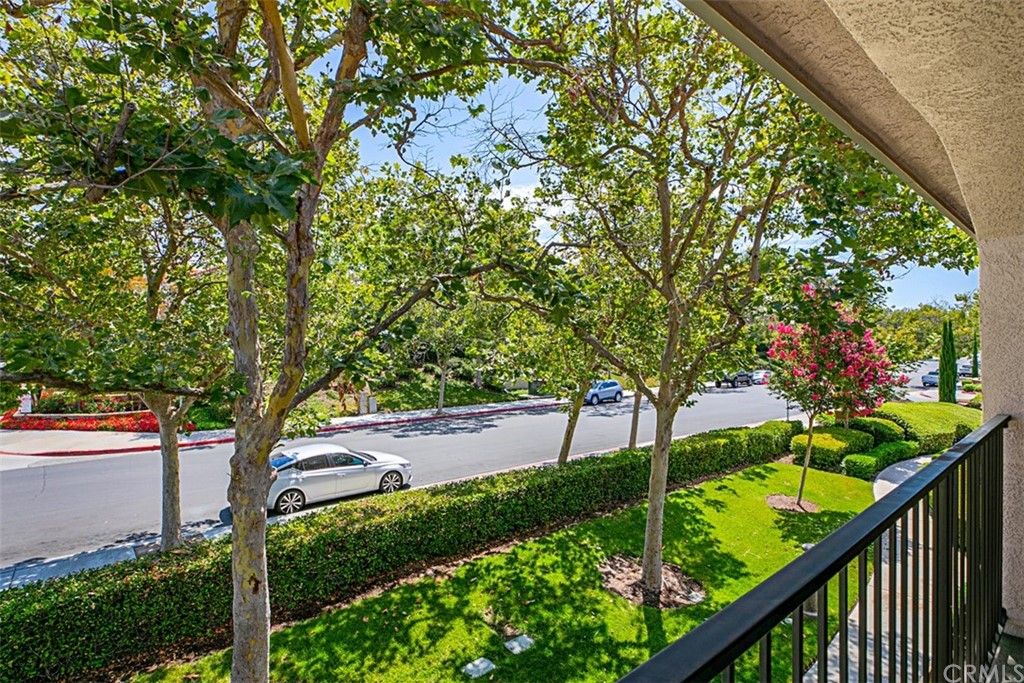 listing image 130720948018790370842