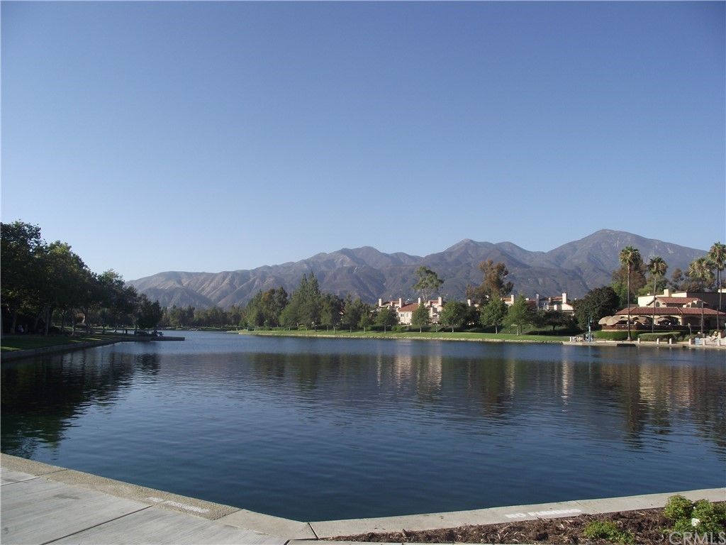 listing image 130722590900358436024