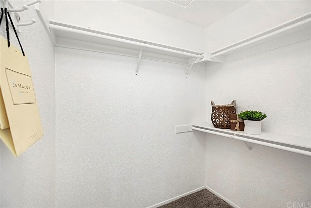 listing image 130729606821912331379