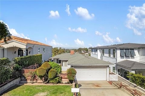 A home in Manhattan Beach