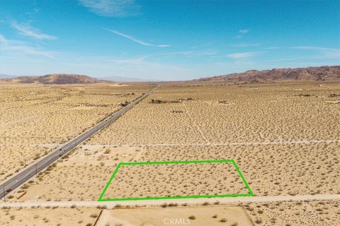 Photo of 14 Arizona Avenue, Joshua Tree, CA 92252 (MLS # JT25047732)