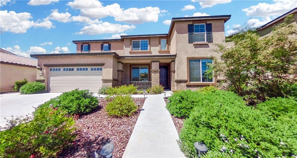 listing image 130727216815867706176