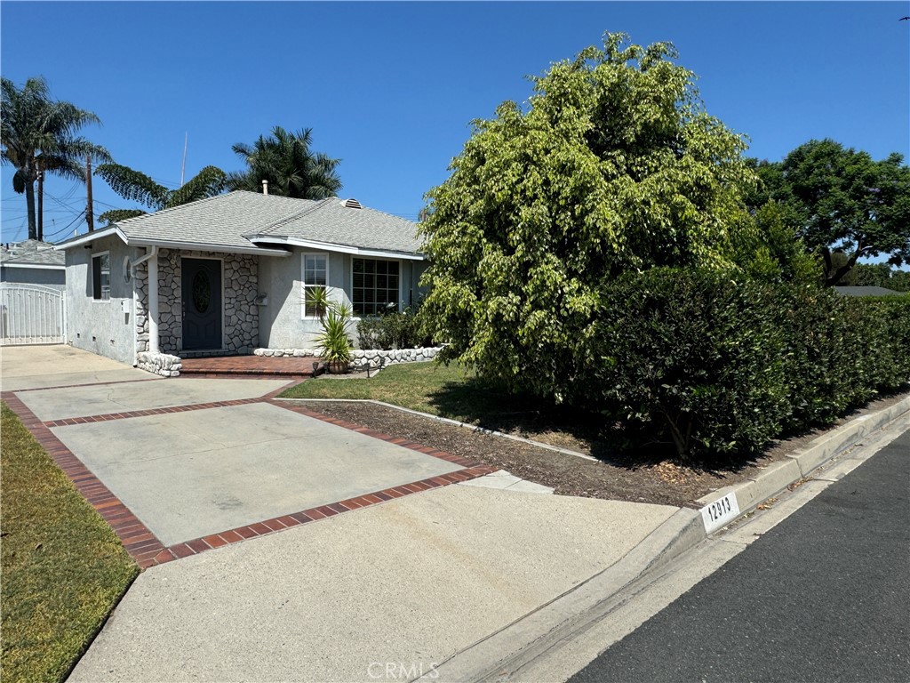 View Downey, CA 90242 house