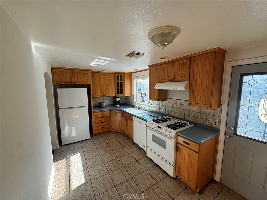Photo 5 of 25 of 12913 Whitewood Avenue house