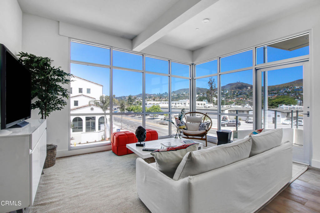 View Ventura, CA 93001 condo