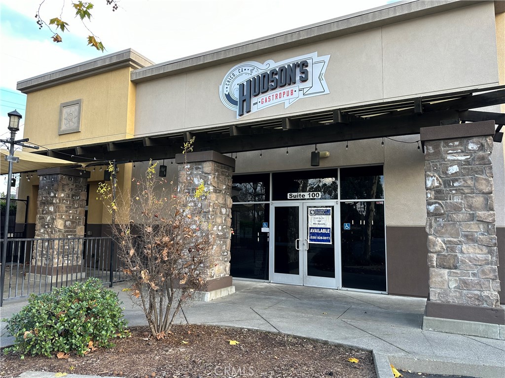 Excellent restaurant location in Lassen View Promenade, Chico's best neighborhood retail centers. Take your restaurant
business to the next level and join top businesses including CVS, Domino's Pizza, Great Harvest Bread, BB Nails and Lashes,
Perspire Sauna Studios and Edward Jones. Total of 3,502 sq. ft. including dining and bar area, kitchen, office and storage plus
another 1,050 sq. ft. outdoor patio. Seating for up to 82 people in the dining room and 28 people in the bar area, and more 40
people in the patio area. NET Lease (NNN) estimated to be about $0.62 per sq. ft. Existing Furniture Fixtures and Equipment
(FF&E) may or may not be available and are yet to be determined.