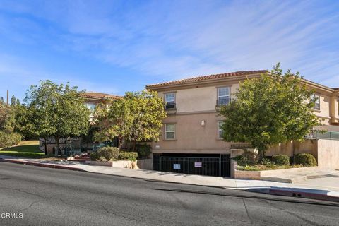 A home in La Crescenta