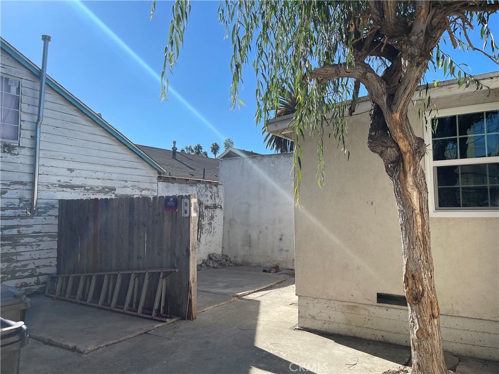 Wrigley Area (WR) - Residential Income