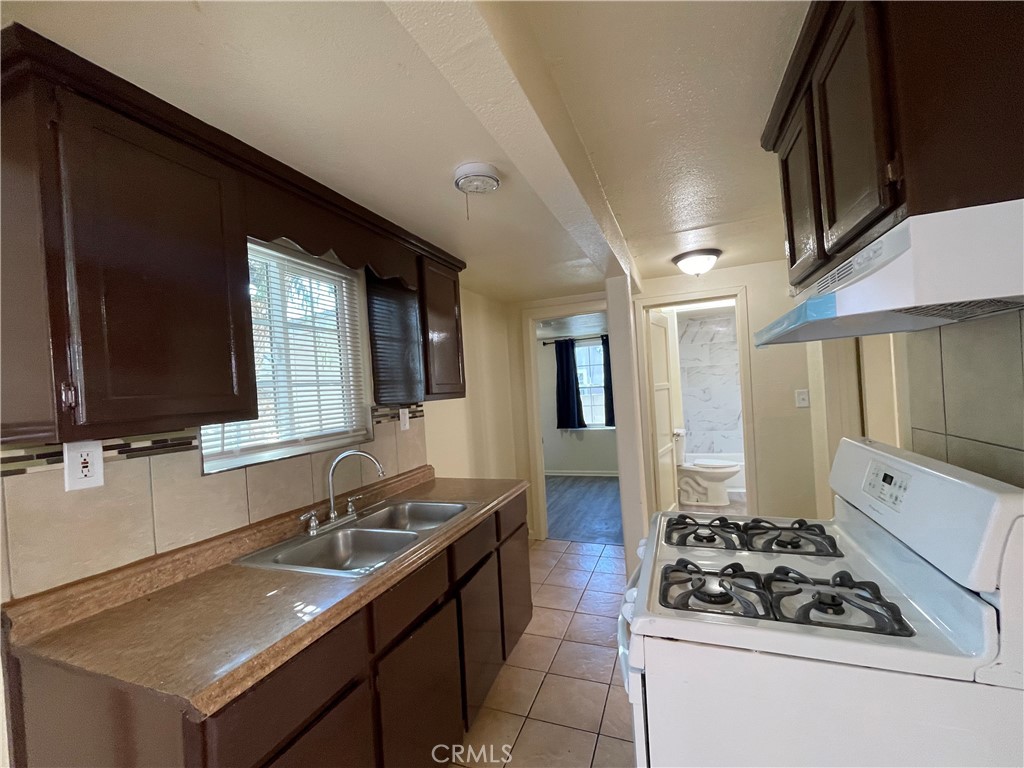 Wrigley Area (WR) - Residential Income