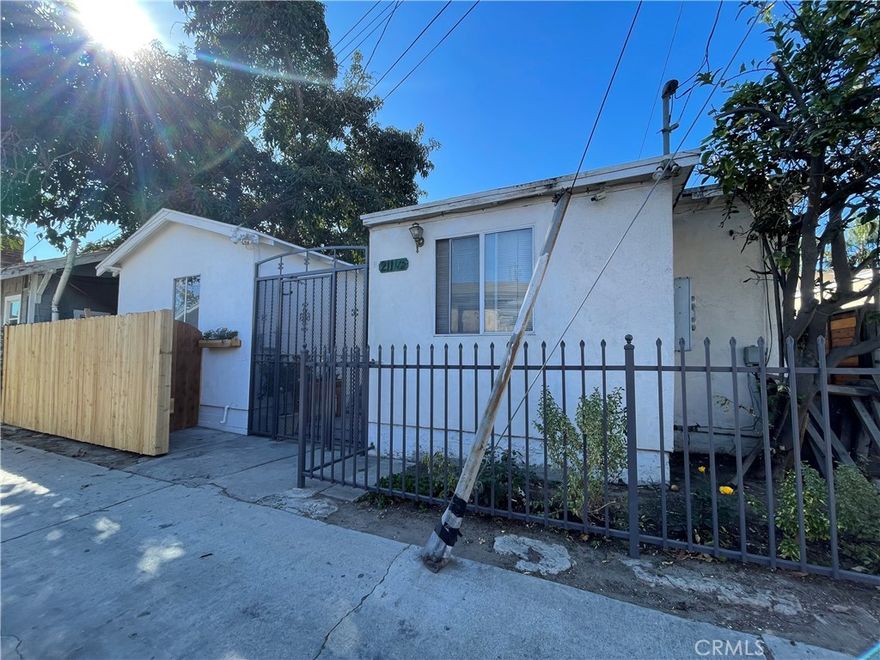 This centrally located triplex is a great opportunity for an investor or owner-user!  It is in the Wrigley area of Long Beach just minutes to the 710 fwy, 405 fwy, Pacific Coast Hwy, and the beach.  Public transportation, restaurants, shops, schools, and parks are within its vicinity.  The units are gated, and set in an easement where it's quiet and secured.  This triplex consists of one 1 bed/1 bath, one 2 beds/1 bath, and one 3 beds/1 bath.  This property has been well maintained with long term tenants.