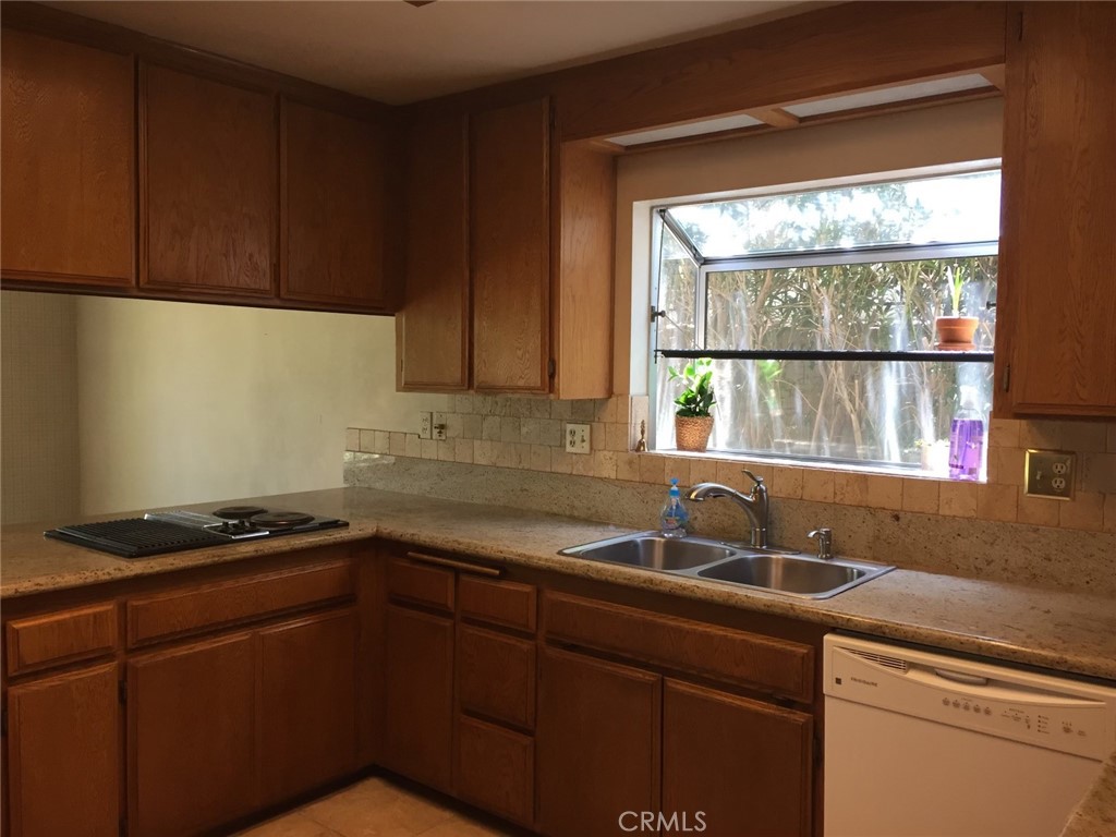 Photo 4 of 13 of 18247 Kalin Ranch Drive house