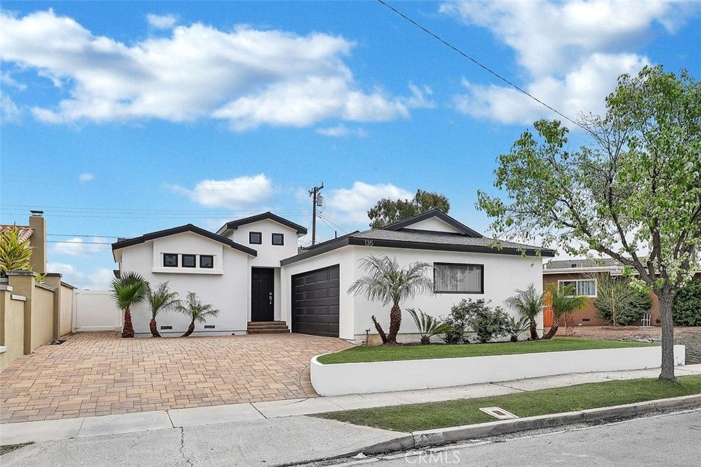 listing image 130721755016577861082