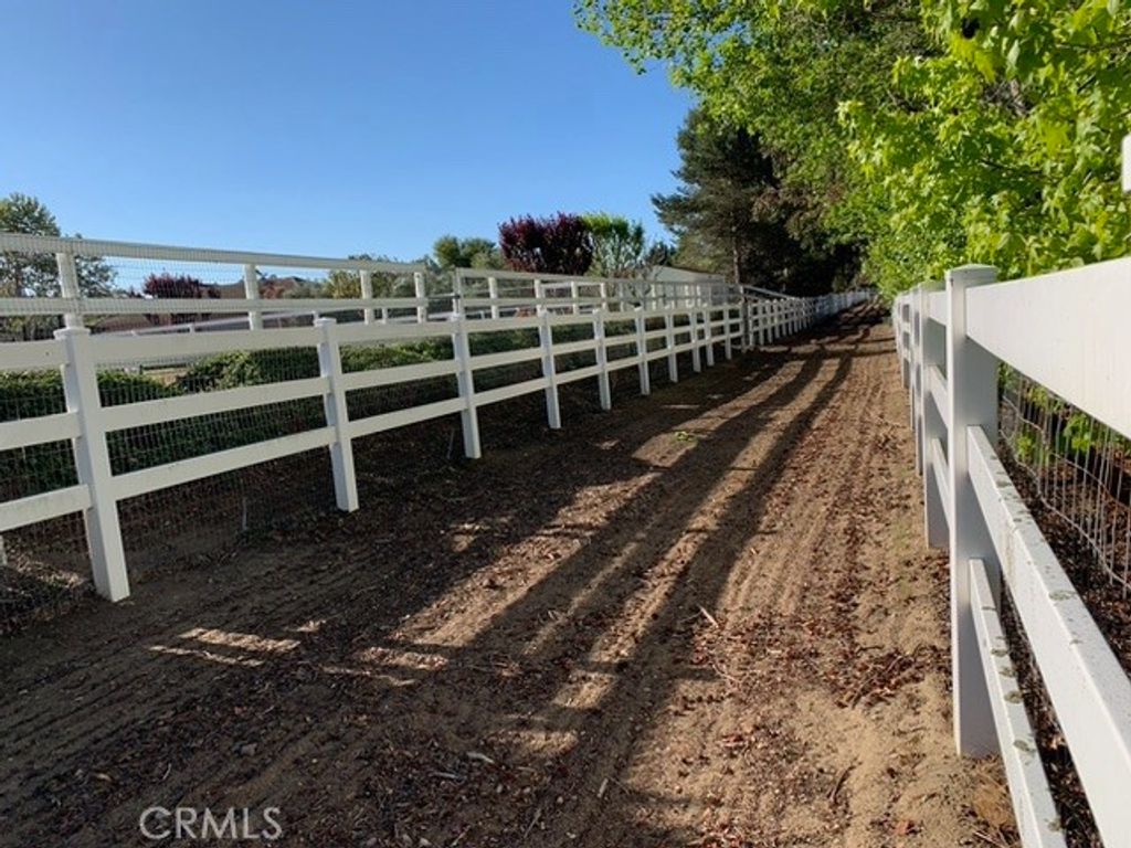 listing image 130723605143826907470