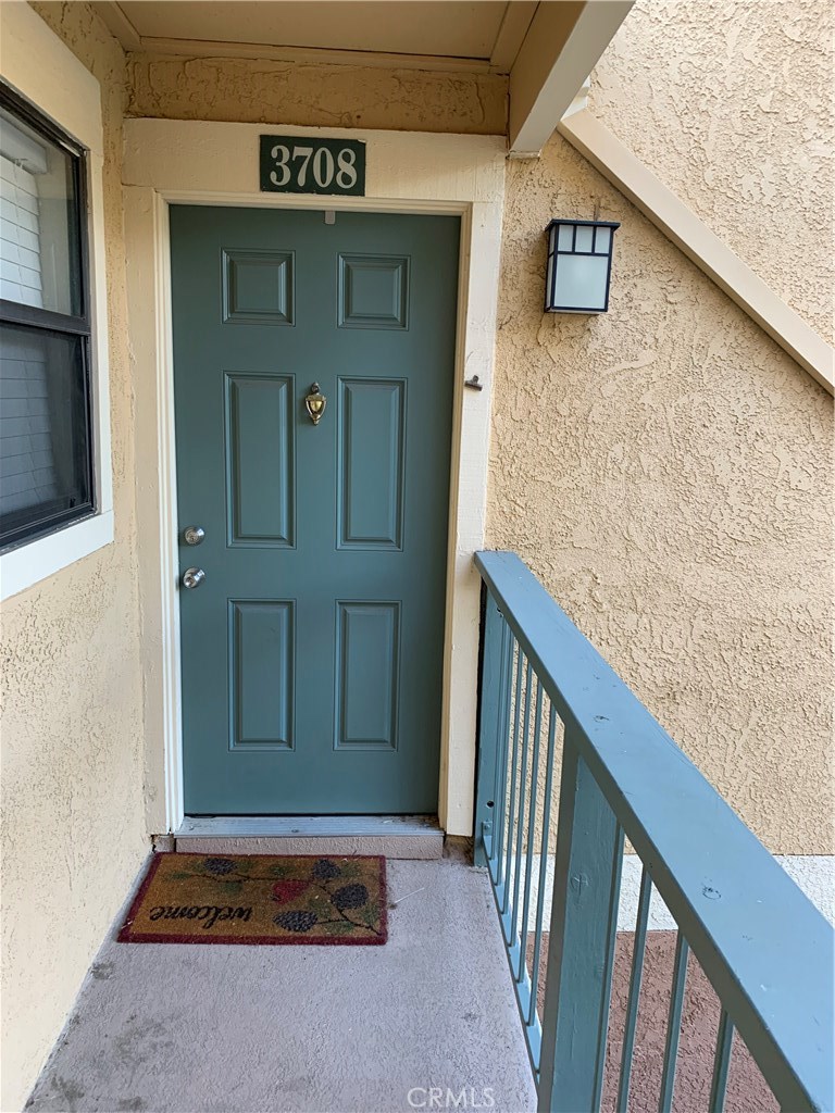 LANDLORD PAYS FOR WATER,TRASH, ASSOCIATION FEE. INDOOR WASHER, DRYER AND REFRIGERATOR ARE INCLUDED IN THE RENT.
CONDO IS LOCATED IN A GREAT NEIGHBORHOOD OF RANCHO CUCAMONGA IN BORGATA GATED COMMUNITY.
INDOOR LAUNDRY, SEPARATE DINING ROOM, LIVING ROOM AND A BALCONY. ASSOCIATION POOLS, TENNIS COURTS, GREEN BELT AND MORE.................
NEWER STOVE, MICROWAVE, WASHER, DRYER AND DISHWASHER. NEWER GRANITE COUNTER TOPS, KITCHEN CABINETS, BLINDS, PAINT AND FLOORING.
NO UNITS ABOVE. SECOND STORY CONDO.
NEAR CHAFFEY COLLEGE, VINEYARD JUNIOR HIGH, LOS OSOS HIGH SCHOOL, SHOPPING CENTERS, GAS STATIONS, 210,15 AND 10 FREEWAY.