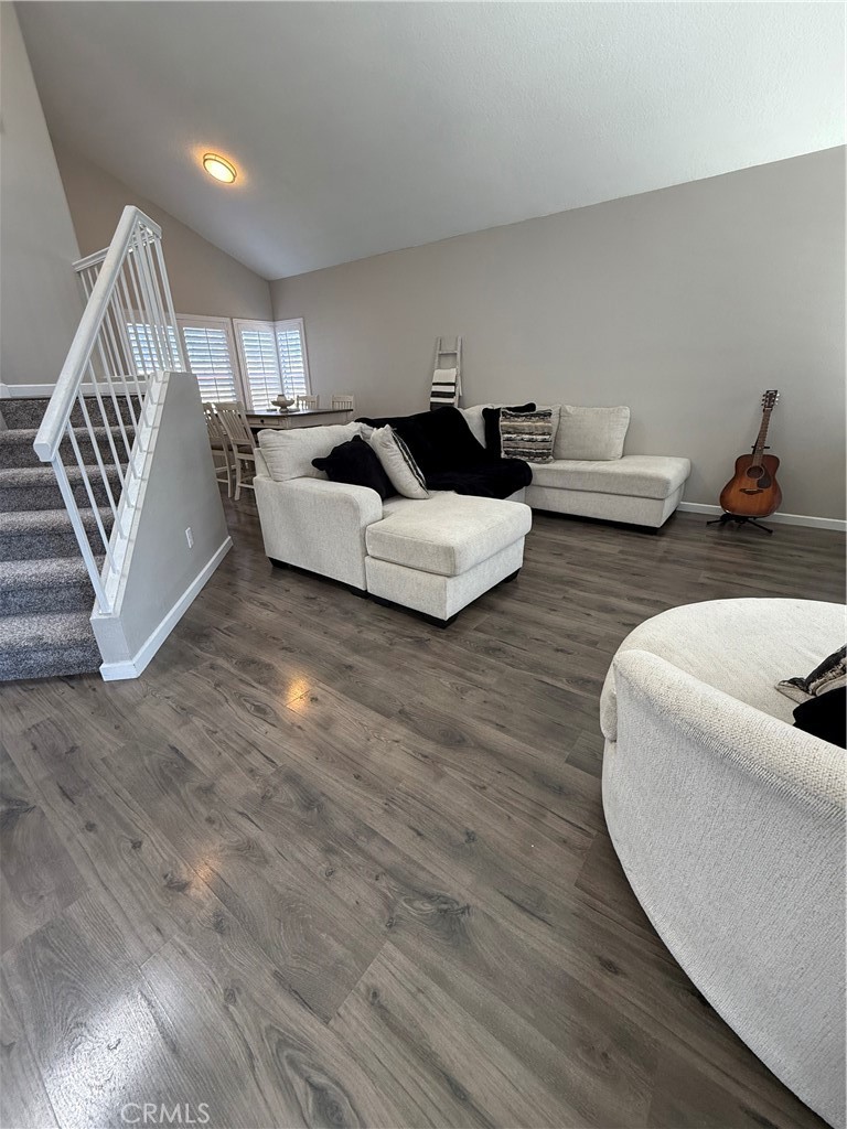 1424 Las Rosas Drive