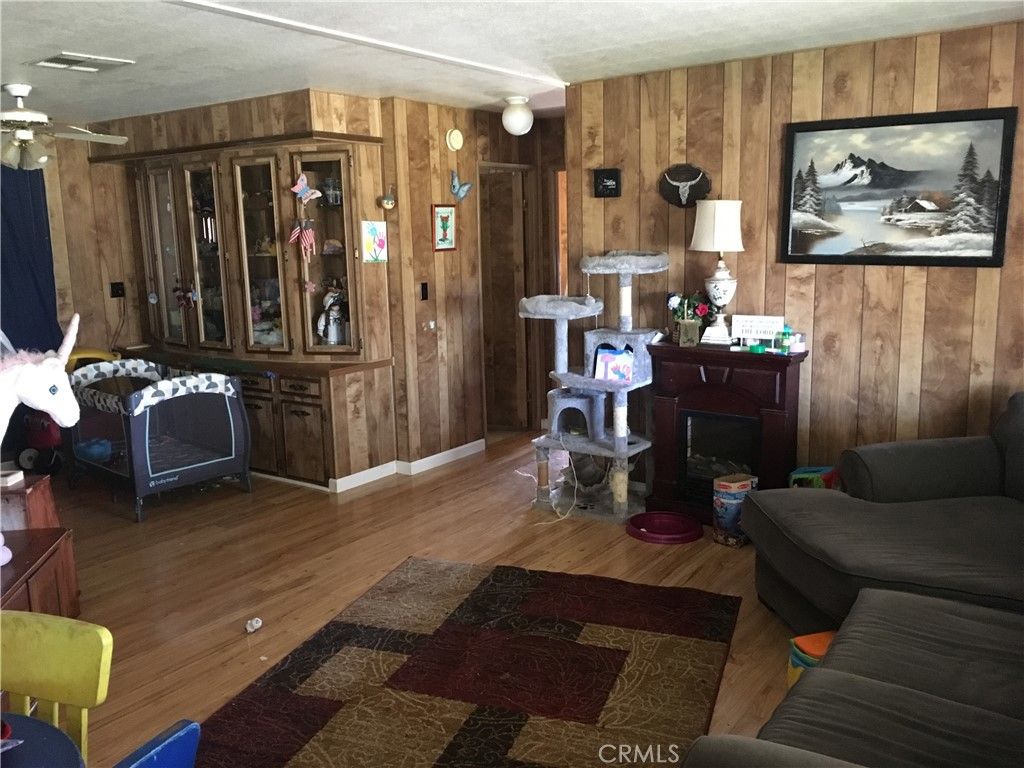 listing image 130726317204206551399