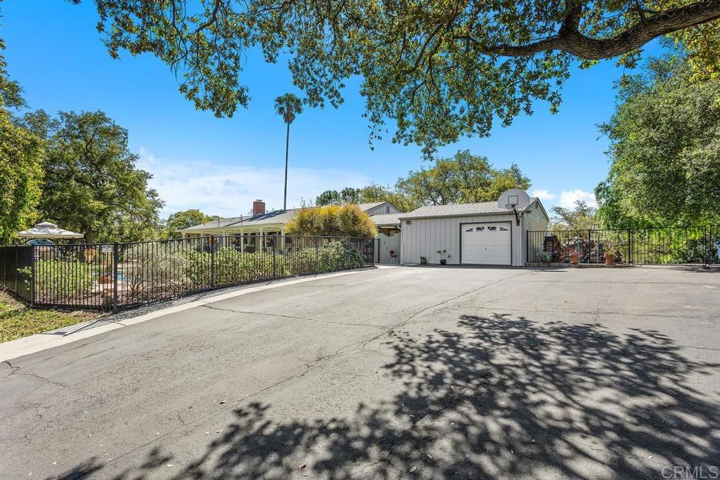 26765 Banbury Drive