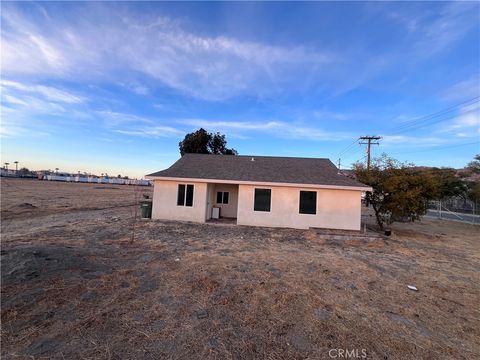 1011 W 7th Street San Jacinto CA 92582