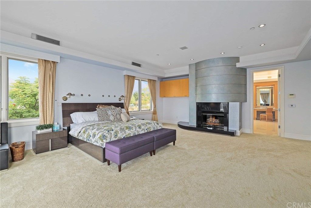 listing image 130720364401765318596