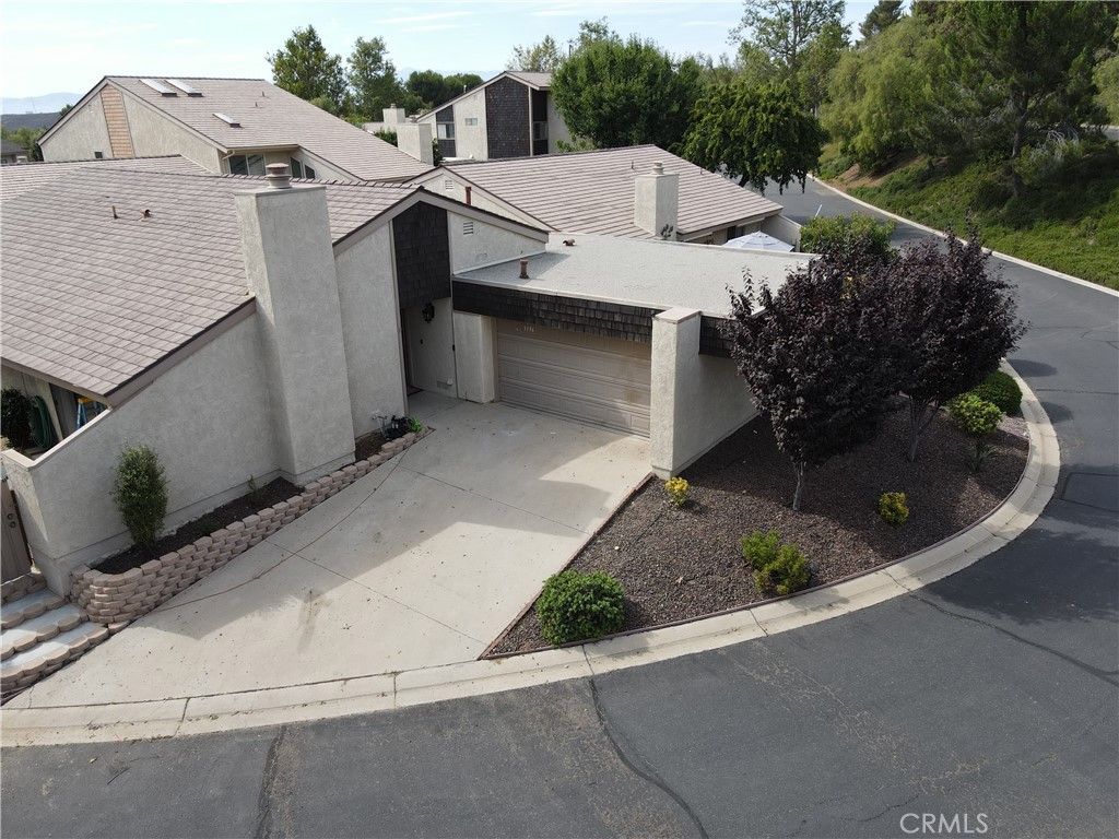 listing image 130724956657476374915