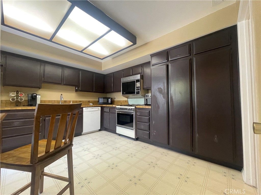 listing image 130725894159320152042