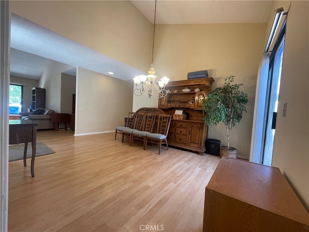 listing image 130722153569557964508