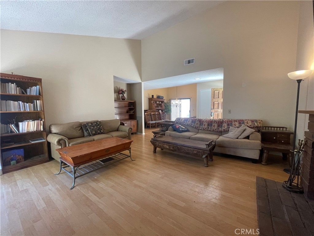 listing image 130726115229410331786