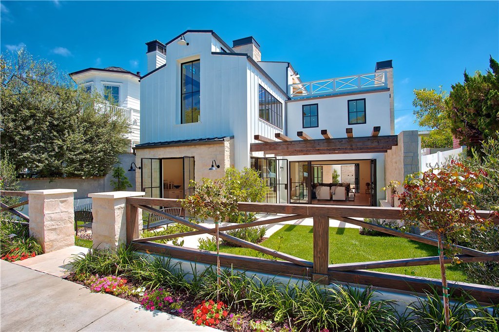 Corona del Mar South of PCH (CDMS) - Residential