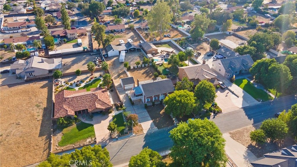 listing image 130722491503306624805