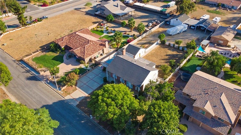 listing image 130728001093419532937
