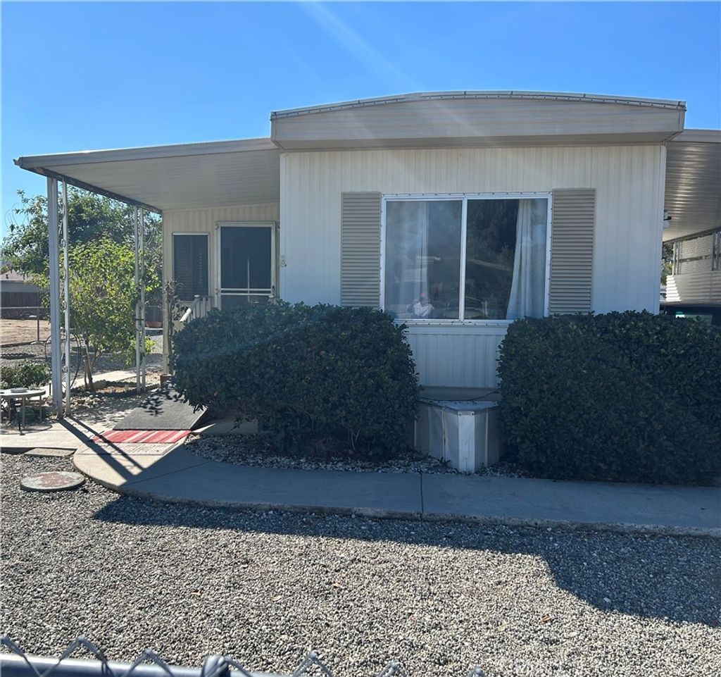 listing image 130722443086456605773