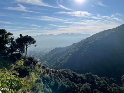 A home in La Crescenta