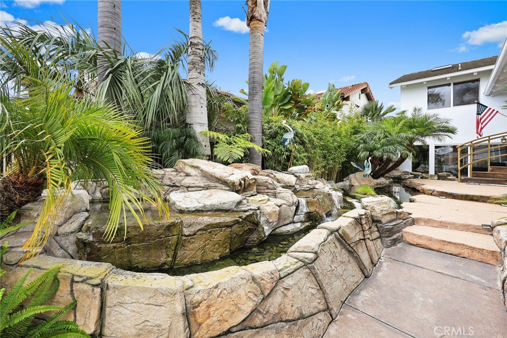 16449 Ladona Circle