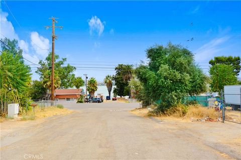 A home in Lake Elsinore