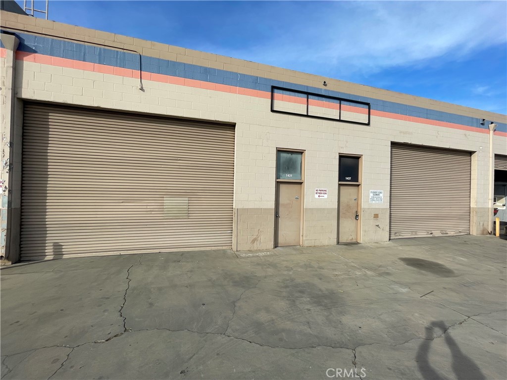 Welcome to this double bay unit in a busy Car Care Center, located in the vibrant city of Covina, CA. This unique unit offers a fantastic opportunity for those seeking a convenient and versatile space. The highlight of this unit are the roll-up bays, providing a practical and functional area for car professionals. Additionally, the private restroom ensures convenience and privacy. Don't miss out on this exceptional opportunity to be part of Covina's vibrant automotive community with this Double Bay Unit in Busy Car Care Center. Contact us today to schedule a tour and experience the convenience and versatility this unit has to offer.