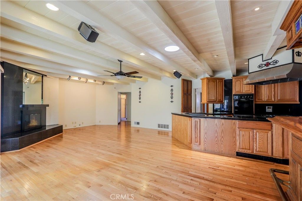 listing image 130725382382112315979
