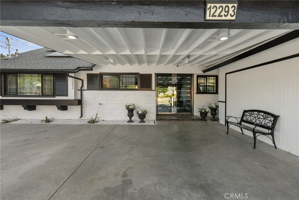 Properties 2 12293 Woodley Avenue